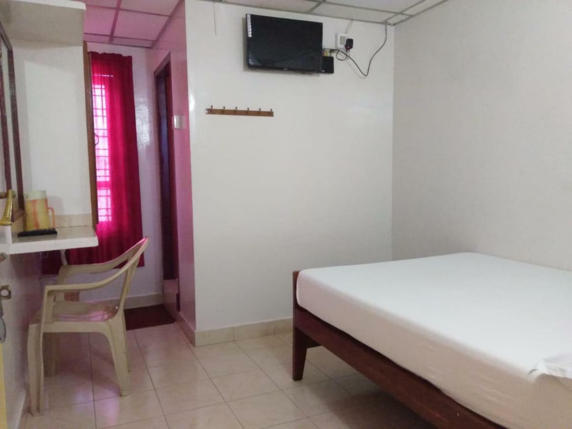 Anandan Tourist Home Varkala Bagian luar foto