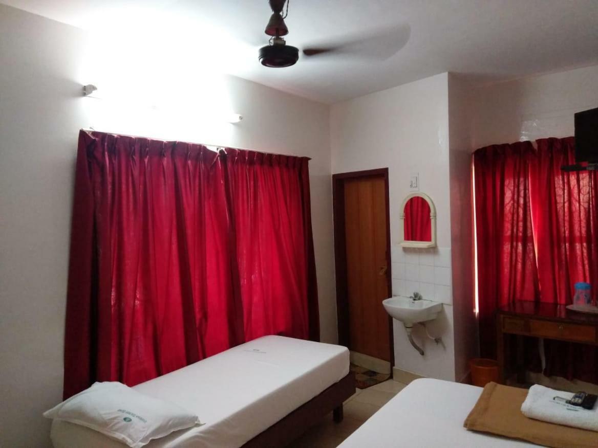 Anandan Tourist Home Varkala Bagian luar foto