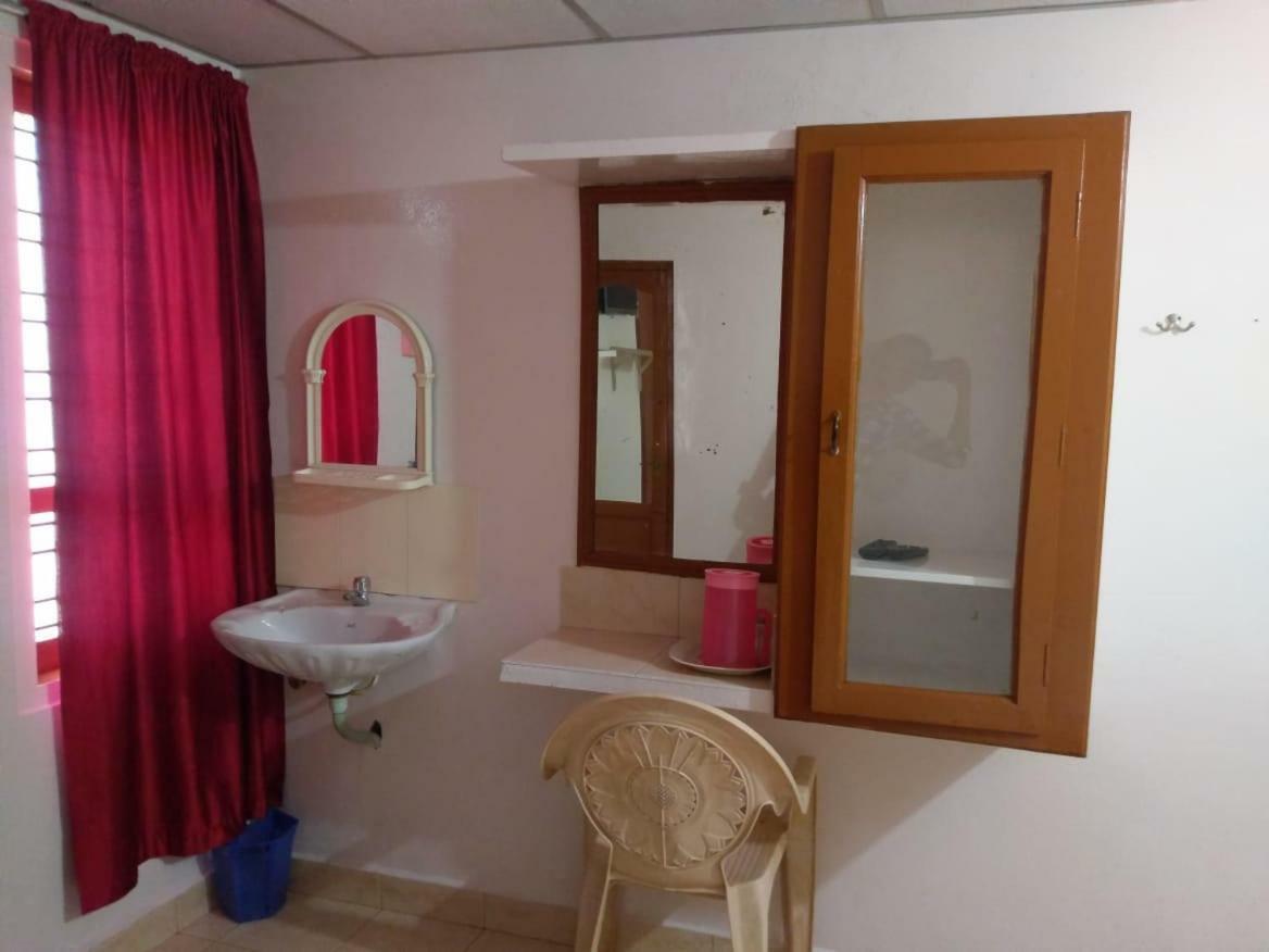 Anandan Tourist Home Varkala Bagian luar foto