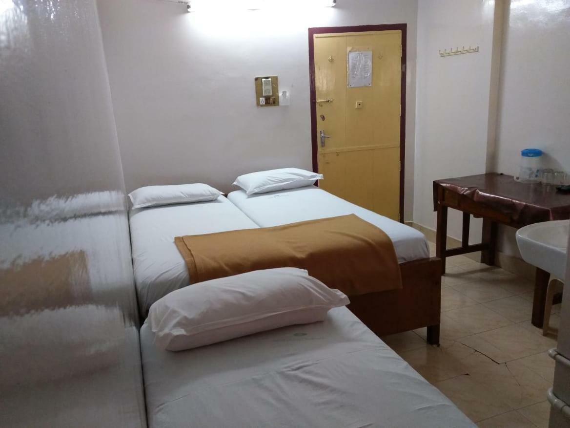 Anandan Tourist Home Varkala Bagian luar foto