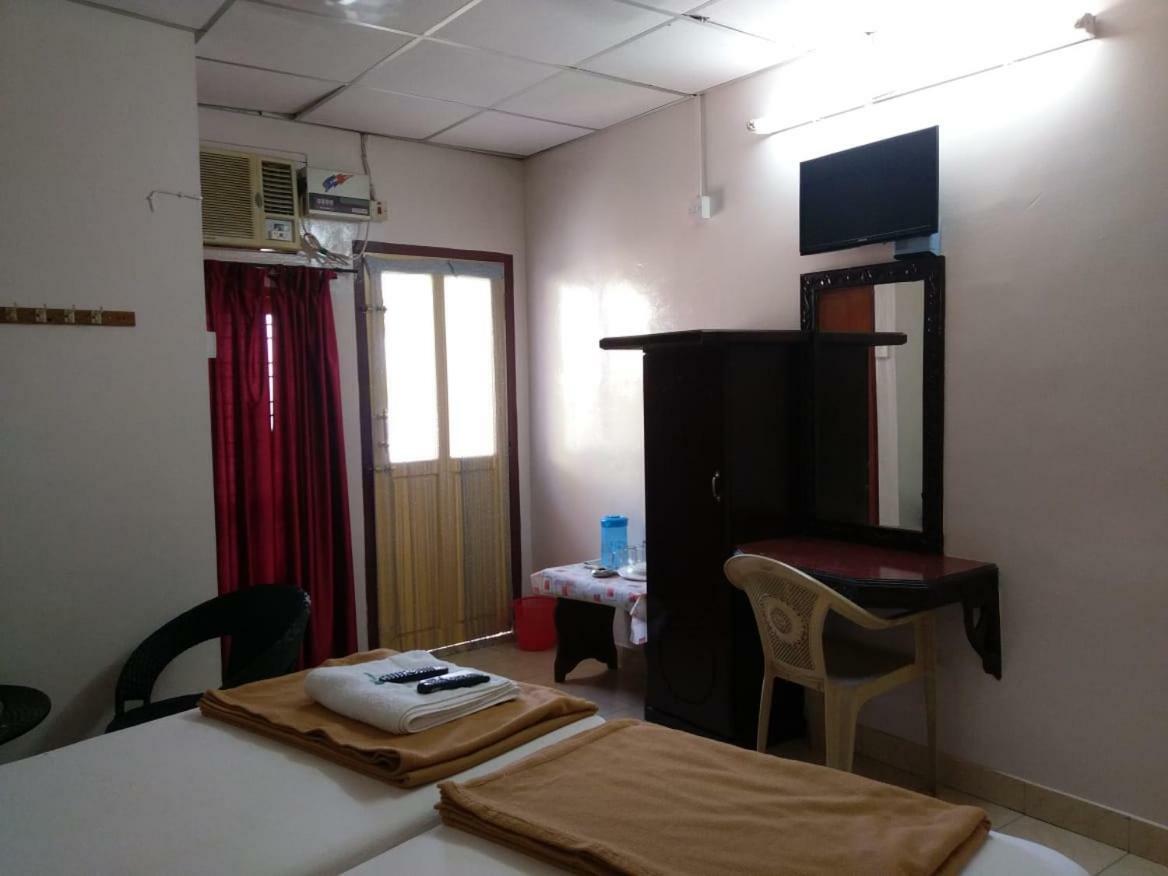 Anandan Tourist Home Varkala Bagian luar foto