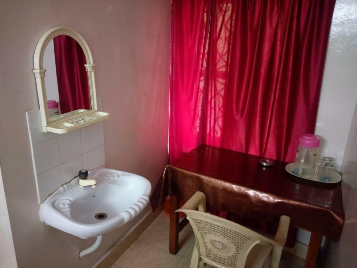 Anandan Tourist Home Varkala Bagian luar foto