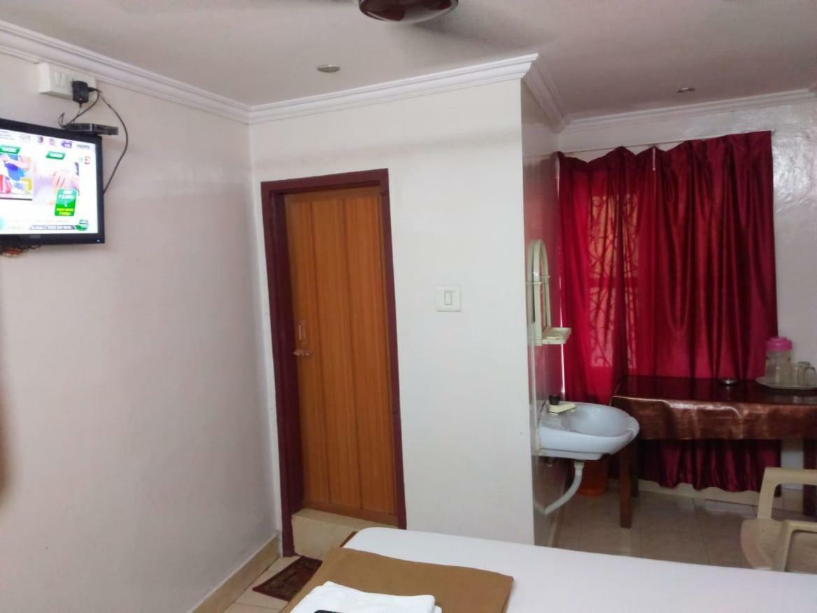 Anandan Tourist Home Varkala Bagian luar foto